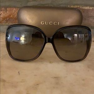 Gucci Open Temple Oversized Sunglasses